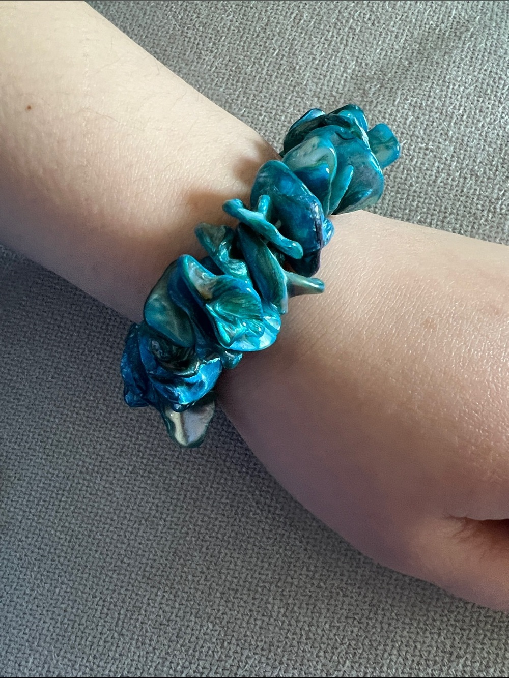 New Teal Blue Shell Chip Stretch Bracelet